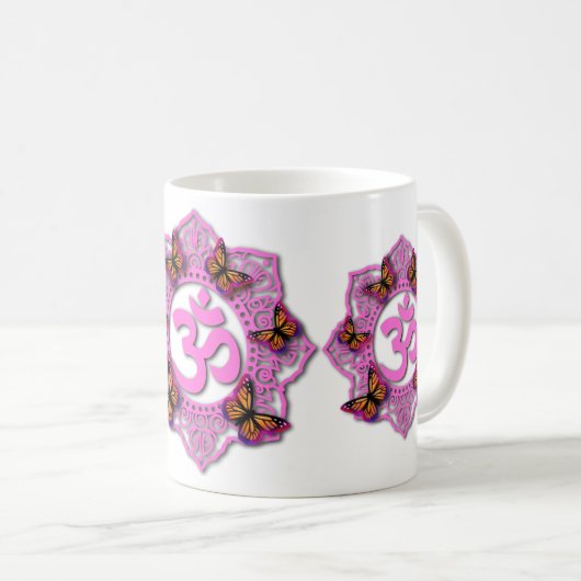 Rosa-Ochsenmandala-Design mit Monarchschmetterling Kaffeetasse (VorderseiteRechts)