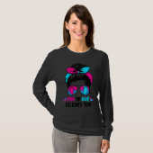 Rosa oder Blau Titi liebt dich Unordentlicher Dutt T-Shirt (Vorne ganz)