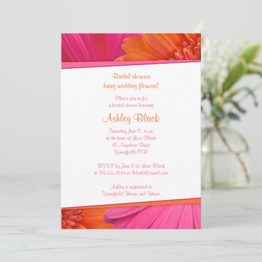 Rosa Orange Daisy Wedding Bridal Dusche Einladung (Stehend Vorderseite)