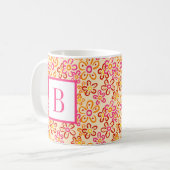 Rosa orange retro Gänseblümchen Anfangsmonogramm Kaffeetasse (Vorderseite Links)