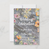 Rosa orangefarbene Wildblumen rustikales Holzmuste Einladung (Vorderseite)