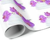 Rosa Orchideen und Seesterne auf weißen Handtücher Geschenkpapier (Rolleneckpunkt)