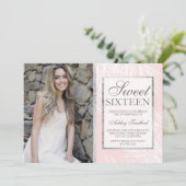 Rosa Palmenmuster Foto Sweet 16 Einladung (Stehend Vorderseite)