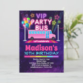 Rosa Party Bus VIP Geburtstag Einladung (Stehend Vorderseite)