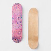 Rosa Party Maximalistische Kunst Skateboard (Vorderseite)