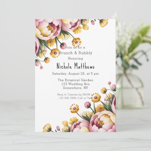Rosa Peony und gelbe Blumenbrunch & Bubbly Einladung (Stehend Vorderseite)