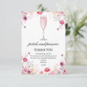 Rosa Petalen und Prosecco-Brautparty Dankeskarte (Stehend Vorderseite)