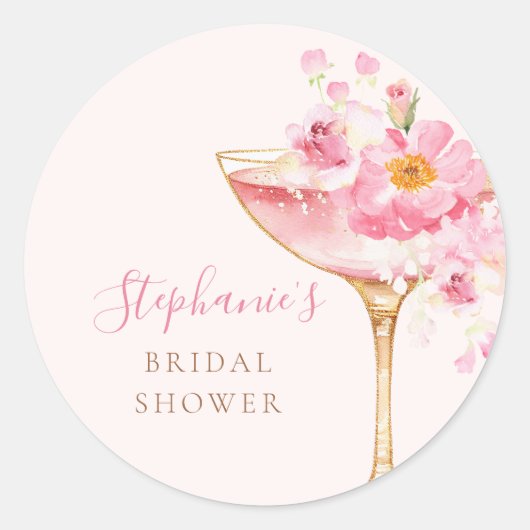 Rosa Petalen und Prosecco Brautparty Runder Aufkleber (Vorderseite)