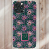 Rosa PfauenFedern und Monogramm auf Grün Case-Mate iPhone Hülle