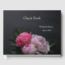 Rosa Pfennigfuchs auf dunklem Hintergrund