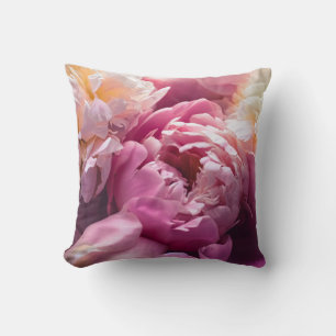 Rosa Pfingstrosen: Luxuriöse Blumenkunst. Kissen