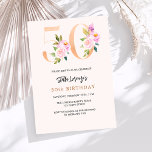 Rosa pfirsichblümliche Zahlen Gold 50. Geburtstag Einladung<br><div class="desc">Eine moderne,  stilvolle und glamouröse Einladung zu einer 50. Geburtstagsfeier. Ein pfirsichfarbener Hintergrund. Dekoriert mit Foralzahlen in Imitaten Gold und Rosa. Der Name ist mit einem modernen handgeschriebenen Stilskript geschrieben. Personalisieren Sie Ihre Party-Daten und fügen Sie sie hinzu.</div>
