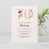 Rosa pfirsichfarbene Blumennummer Gold 70. Geburts Einladung (Stehend Vorderseite)