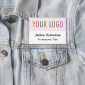 Rosa Pinback Abzeichen Große Namensmarke mit Logo Button (Insitu)
