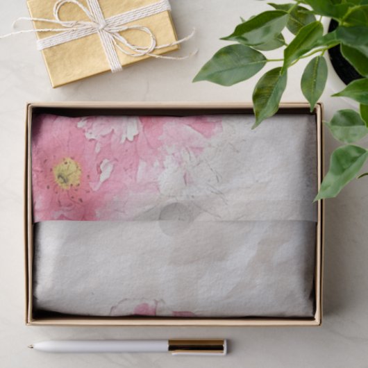 Rosa Pinkerblüten auf altem Papier (Geschenk)