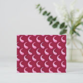 Rosa Pisley auf Maroon Postkarte (Stehend Vorderseite)