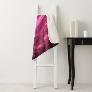 Rosa Planet mit rosa Ringen Sherpadecke