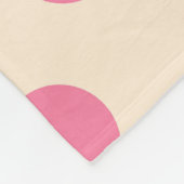 Rosa Polka-Punkte auf Sahne Fleecedecke (Ecke)