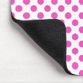 Rosa Polka-Punkte in weißem Mousepad (Ecke)
