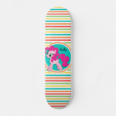 Rosa Pony, heller Regenbogen Streifen Skateboard (Vorderseite)