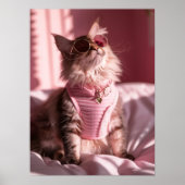 Rosa Purfektion: Chic Cat im Stil Poster (Vorne)