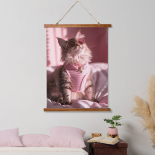 Rosa Purfektion: Chic Cat im Stil Wandteppich Mit Holzrahmen