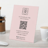 Rosa QR-Code | Social Media Business Sockelschild (In SItu)