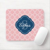 rosa Quatrefolienmuster Navy Monogram Mousepad (Mit Mouse)