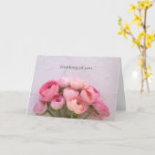 Rosa Ranunculus auf Texturdenken Karte (Gelbe Blume)