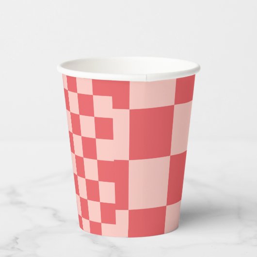 Rosa Red Checkered Gingham Pattern Pappbecher (Rechts)