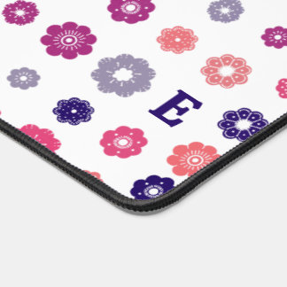 Rosa Retro-Blume mit Monogramm Schreibtischunterlage
