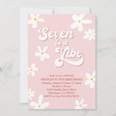 Rosa Retro Daisy Seven ist ein lebendiger Geburtst Einladung (Vorderseite)