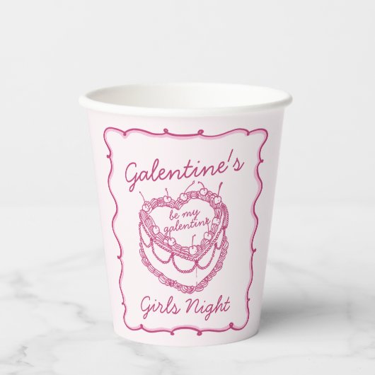 Rosa Retro Herz Coquette Cherry Cake Galentine Pappbecher (Vorderseite)