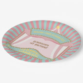 Rosa Retro Karneval Geburtstagseinladungen Pappteller (Schrägansicht)