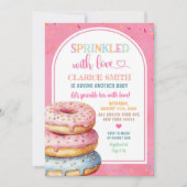 Rosa rosa Donuts mit Liebe gesprenkelt Einladung (Vorderseite)