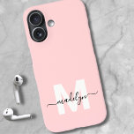 Rosa Rosa Elegant Minimaler Name Monogramm<br><div class="desc">Personalisiert Blush Pink Initial Monogram Phone Case. Fügen Sie Ihrem Handy eine Touch von Eleganz und Weiblichkeit mit diesem stilvollen personalisierten Gehäuse hinzu. Dieses Design mit einem weichen, rosa Hintergrund, einem knusprigen weißen Anfangsbuchstaben und einem schwarzen Skriptnamen verleiht Ihrem Alltagszubehör einen luxuriösen, modernen Look. Ideal für Schwestern, Studierende oder Fachleute,...</div>