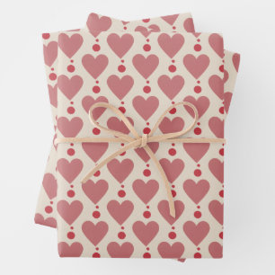 Rosa rosa Herzen und rote Punkte auf Creme Valenti Geschenkpapier Set