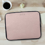 Rosa Rosa Moderner Mit Monogramm Laptop-Sieb Laptopschutzhülle<br><div class="desc">Ein hübsches Leder sieht aus wie ein schwarz rosa Laptop-Ärmel mit Ihren Initialen und einem klassischen Schriftart-Effekt.</div>