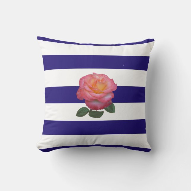 Rosa Rose auf Navy Blue und White Strick Pil Kissen (Vorderseite)