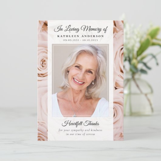 Rosa Rose Blumengeflecht Foto Beerdigung Beerdigun Dankeskarte (Stehend Vorderseite)