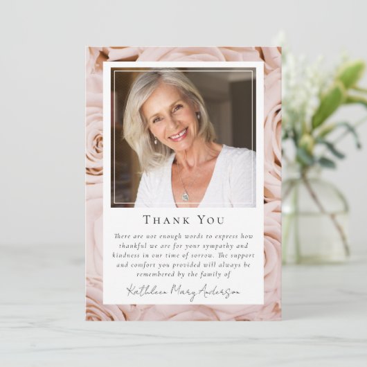 Rosa Rose Blumengeflecht Foto Beerdigung Beerdigun Dankeskarte (Stehend Vorderseite)