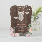 Rosa Rose Dessous Dusche Einladung rustikales Holz (Stehend Vorderseite)