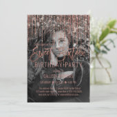 Rosa Rose Gold Glitzer Fringe Foto Sweet 16 Einladung (Stehend Vorderseite)