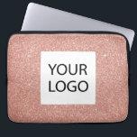 Rosa-Rose-Gold-Glitzer - Sonderwerbung für Logo Laptopschutzhülle<br><div class="desc">Rosa Rose Gold Imitats Glitzer und sparkle elegante Logo Werbeaktion Laptop-Bag oder schlankes Werbebeispiel. Dieser Fall kann auf Ihr Firmenlogo oder Ihr Firmenlogo angepasst werden.</div>