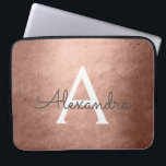 Rosa Rose Gold Metallfolie Mit Monogramm Laptopschutzhülle<br><div class="desc">Rosa Rose Gold Imitate Metallic Foil Elegant Monogram Case. Dieser Fall kann so angepasst werden,  dass er Ihren Anfangs- und Vornamen enthält. Wenn Sie passende Artikel wünschen,  wenden Sie sich bitte an den Designer.</div>