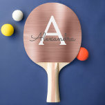 Rosa Rose Gold Metallic Foil Monogramm Tischtennis Schläger<br><div class="desc">Blush Pink Rose Gold Imitate Metallic Foil Elegant Monogram Ping Pong Paddle. Dieses mit Monogramm Ping Pong Paddle kann auf Ihren Vor- und Erstnamen angepasst werden und macht einen tollen Geburtstag oder Hochzeitsgeschenk für Junggeselinnen-Abschied.</div>