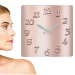 Rosa Rose Gold Metallische arabische Zahl Blush Gi Quadratische Wanduhr<br><div class="desc">Zeitlos Chic: Rosa Rose Gold Arabische Nummer Girly Wall Clock 🌸 Treten Sie 🕰️ in eine Welt, in der Zeitmessung und Eleganz mit der "Pink Rose Gold Metallic Arabic Number Blush Girly Square Wall Clock" von FlorenceK, exklusiv auf Zazzle, zusammenkommen. Diese Wanduhr ist nicht nur ein Zeitmesser, sondern auch ein...</div>