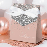 Rosa Rose Gold Silber Glitzer Monogram Geschenkschachtel<br><div class="desc">Rose Gold - Blush Pink und Silver Sparkle Glitzer Monogram Name and Initial Paper Party Geschenkboxen Dies macht die perfekte süße 16 Geburtstag,  Hochzeit,  Brautparty,  Jubiläum,  Babydusche oder Junggeselinnen-Abschied Geschenk für jemanden,  Lieben glamourösen Luxus und schicke Stile.</div>