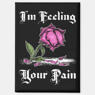 Rosa Rose im verzweifelten weißen Text Magnet
