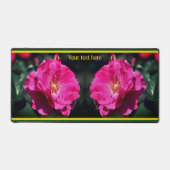 Rosa Rose in voller Blüte Personalisiert Nah Schreibtischunterlage (Vorderseite)